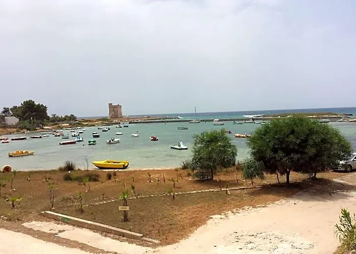 Hotel a Sant Isidoro (Apulia)