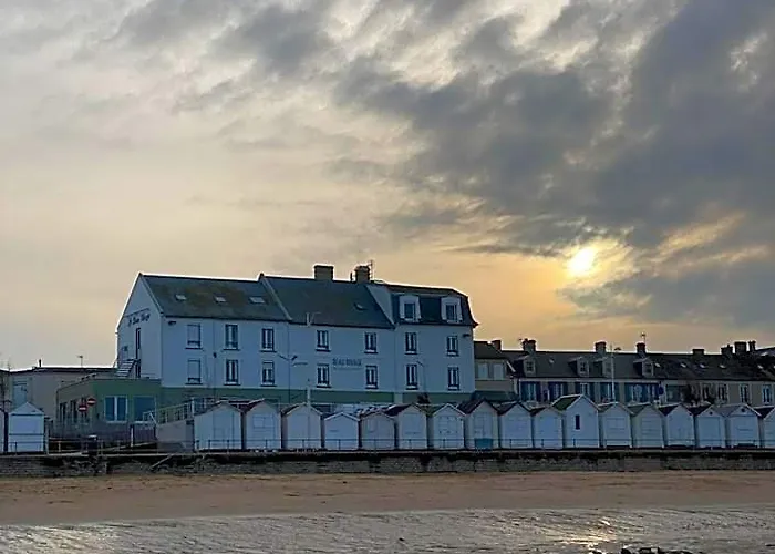 Luc-sur-Mer Hotels