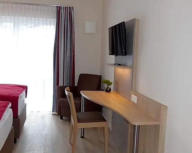 Hotels in Holm (Plon)