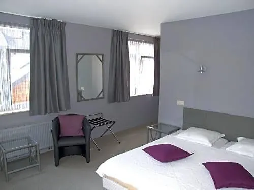 Hotels in Wellin