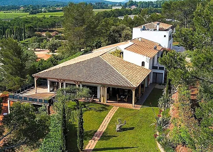 l'Hotellerie Kouros Cuers
