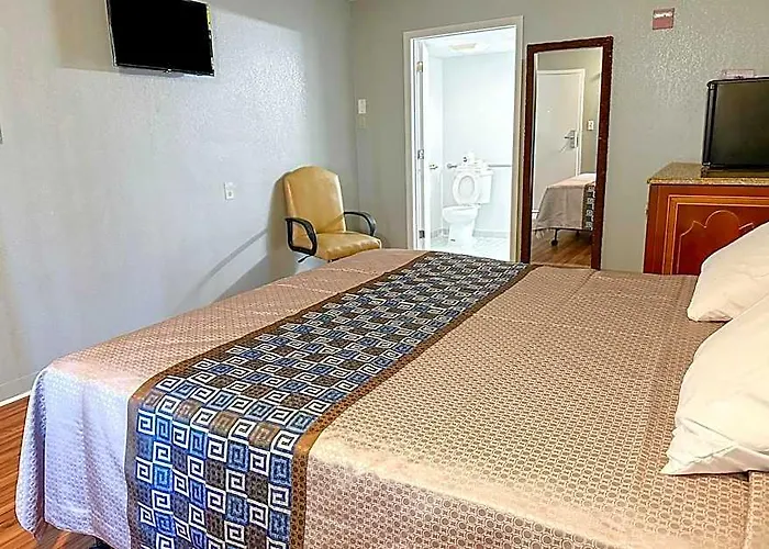 Hahira Hotels