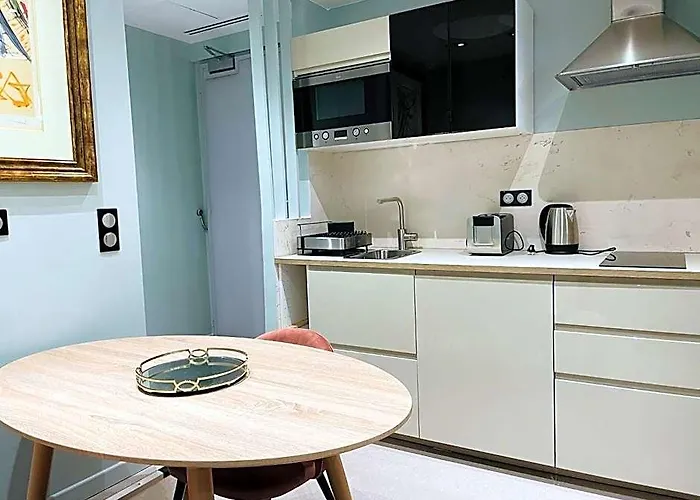 Hotel 33 Marbeuf Parigi