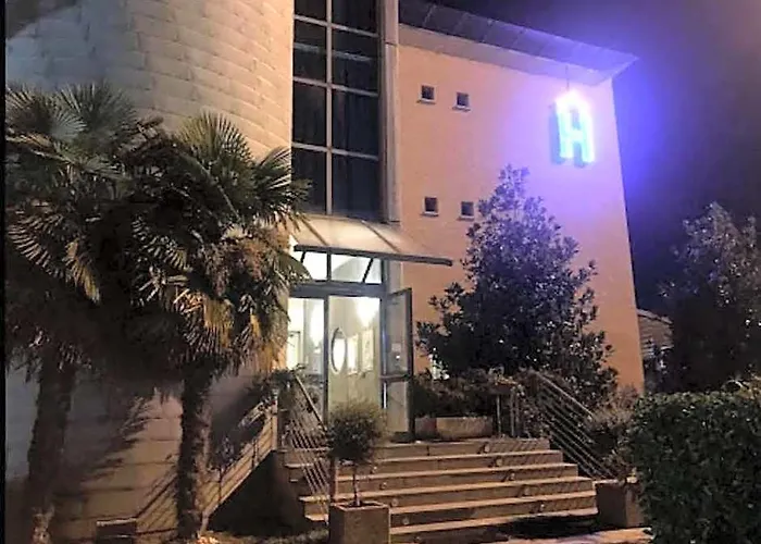Mini Hotel