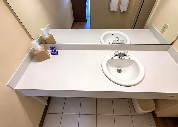 Selma Hotels