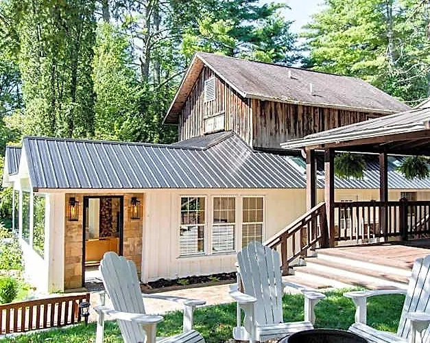 Outpost Inn Highlands