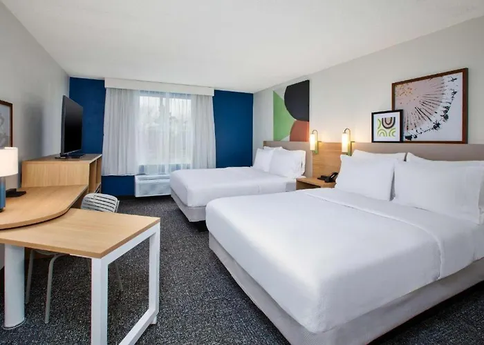 Grain Valley Hotels
