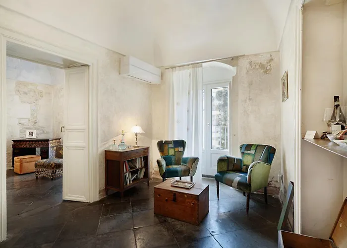 P43 Sicilian Suites