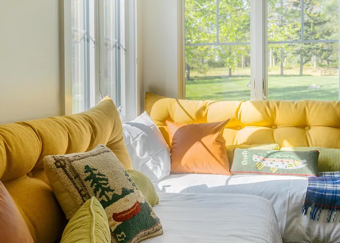 Lincolnville Hotels