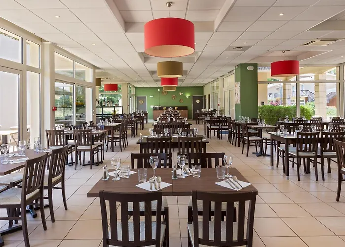 Barbaste Hotels