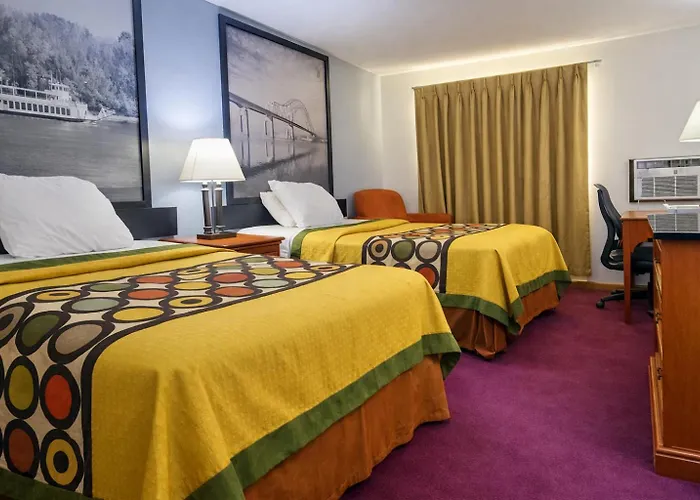 Algona Hotels