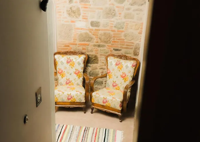 Yasa'S Guest House