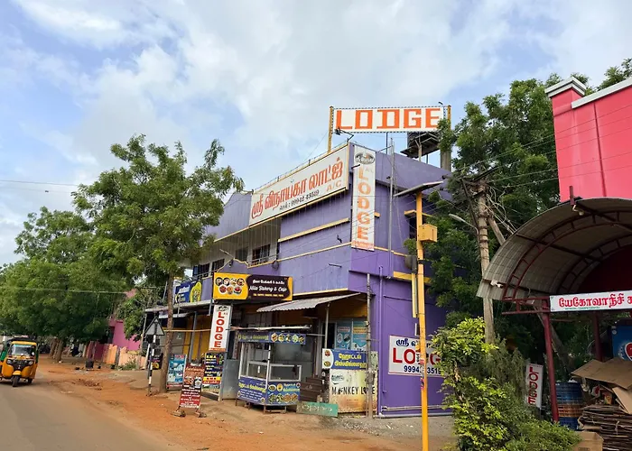 Vadakkuvalliyur Hotels