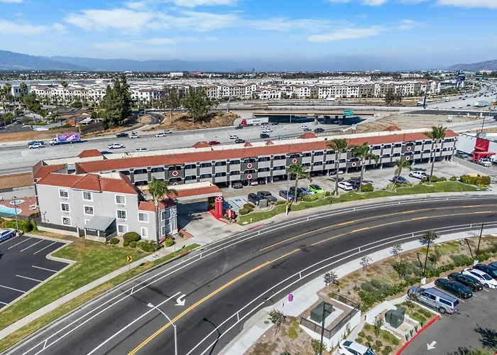 Ramada By Wyndham Ontario Airport & Convention Center