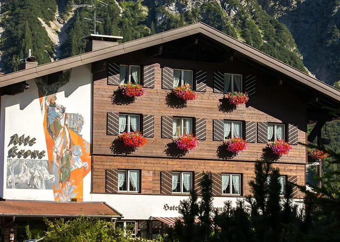 Hotel Alte Krone Mittelberg