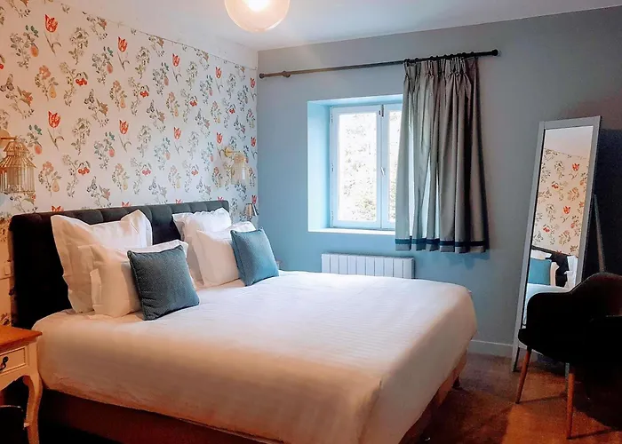 Maffliers Hotels