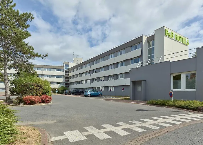 B&B HOTEL Cergy Port 4 étoiles