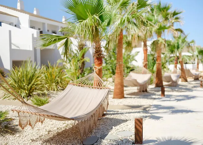 Hotéis em Cala'N Bosch (Menorca)