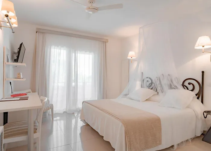 Hotels in Es Pujols