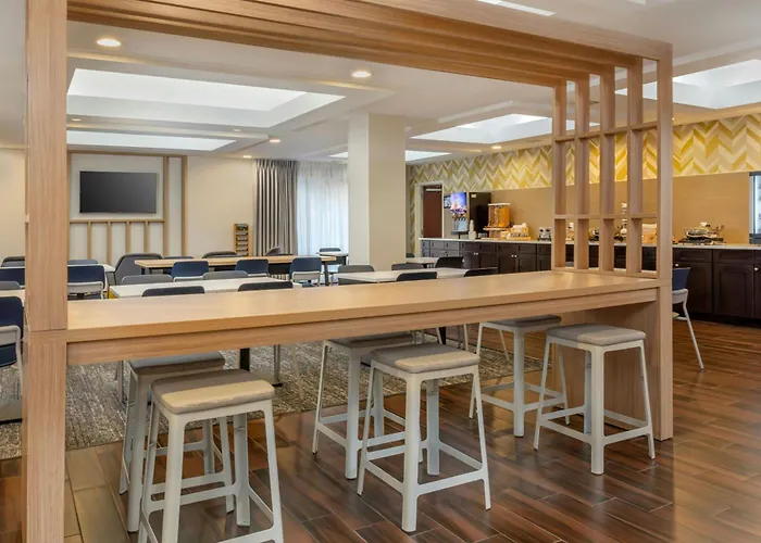 Elkridge Hotels