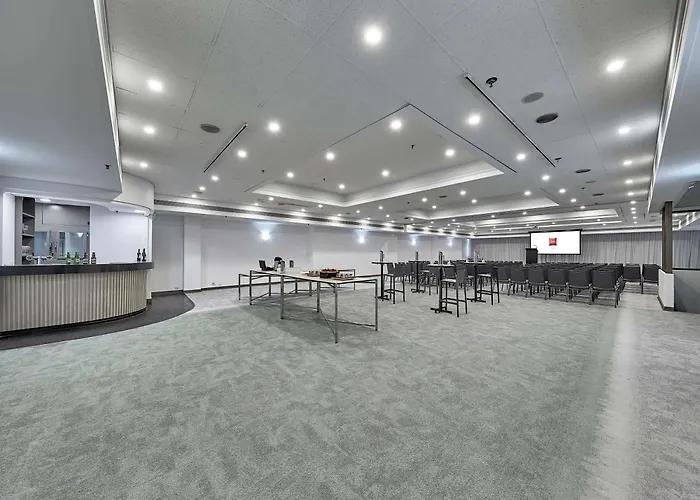 Ibis Perth
