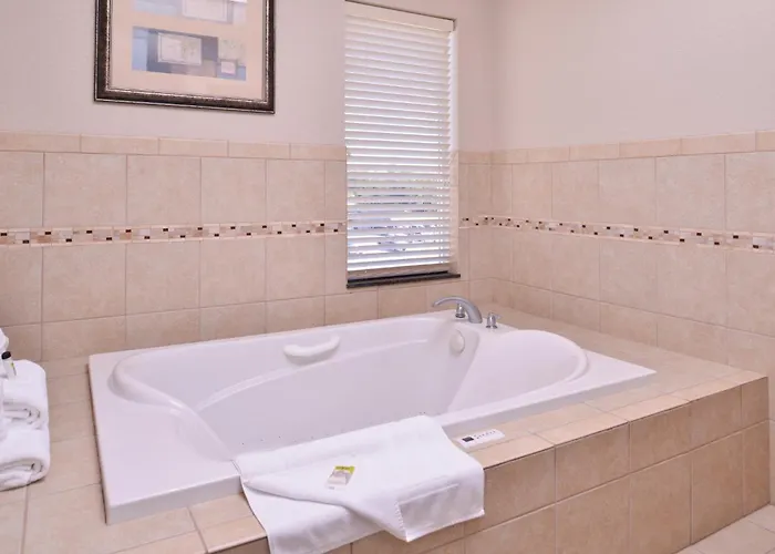 Holiday Inn Express & Suites Pittsburg By Ihg