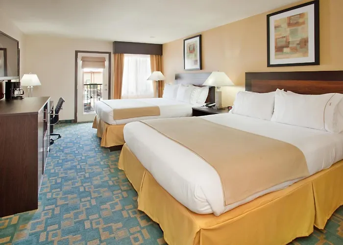 Holiday Inn Express Hotel & Suites Branson 76 Central By Ihg