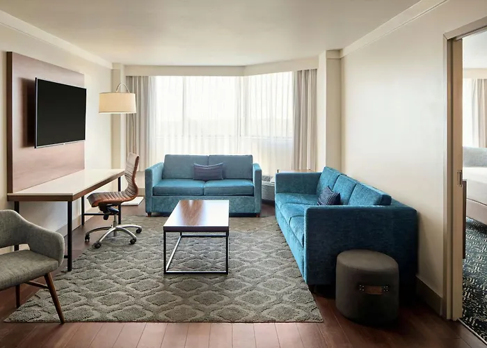 Midlothian Hotels