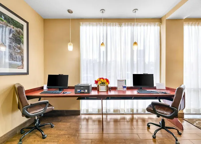 Comfort Suites Orlando Airport