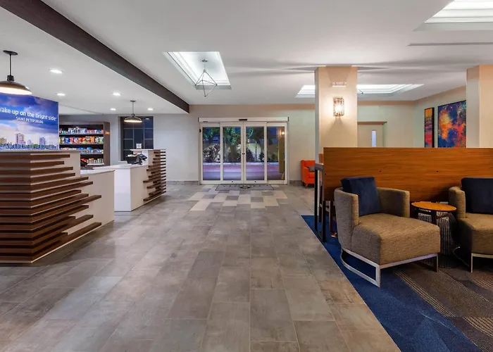 La Quinta By Wyndham St. Petersburg Northeast *Newly Renovated Hotel