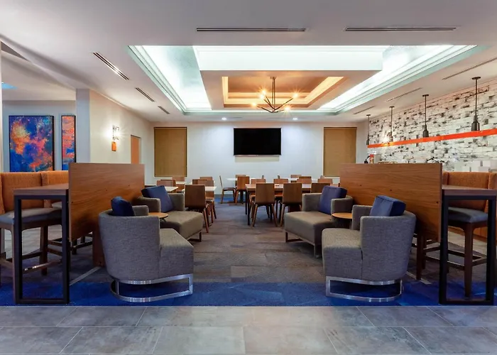 La Quinta By Wyndham St. Petersburg Northeast *Newly Renovated