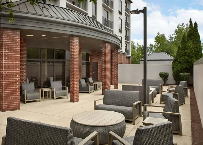Courtyard By Marriott Bloomington Hotel