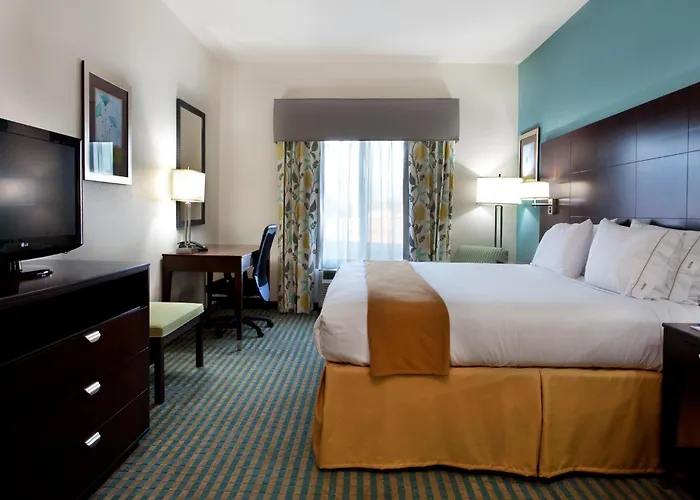 Picayune Hotels