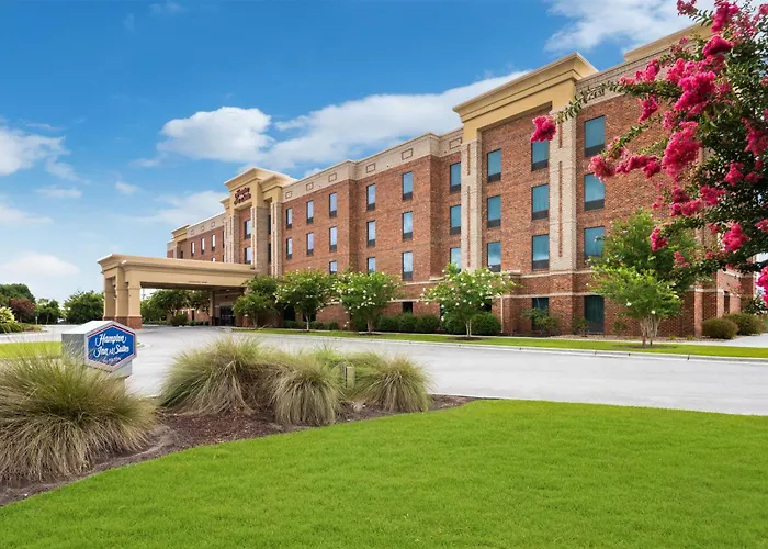 Swansboro Hotels