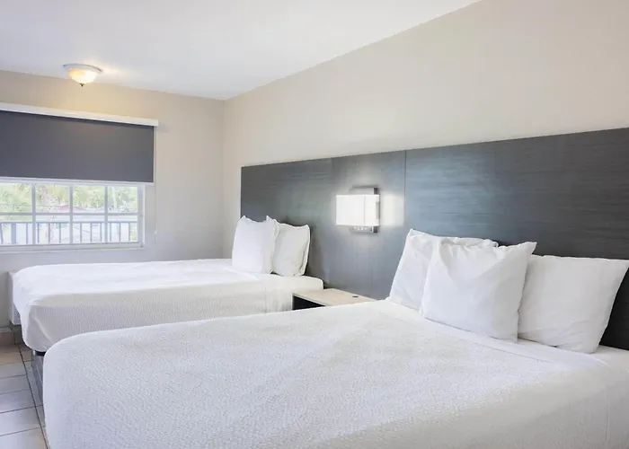 Travelodge By Wyndham Venice Venice Gardens