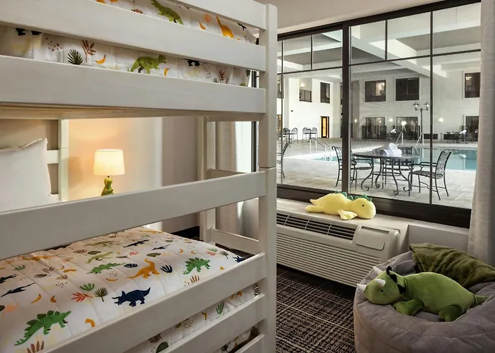 Lake Elmo Hotels