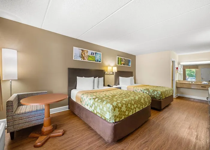 Lugoff Hotels