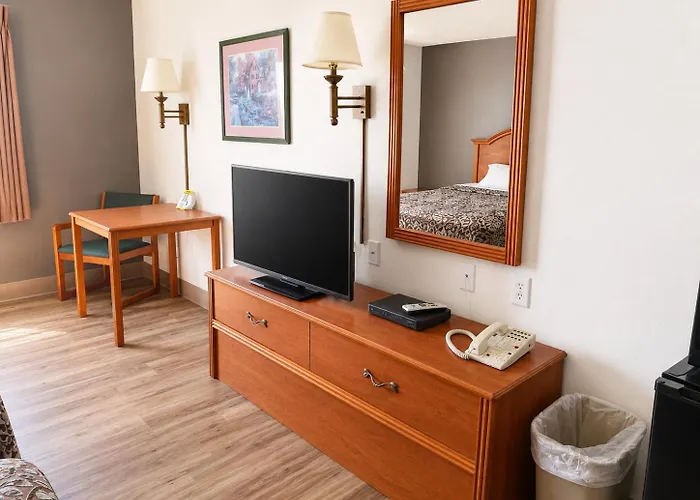 Casselton Hotels