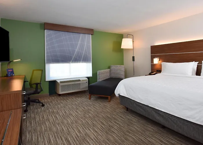 Holiday Inn Express Hotel & Suites Selma By Ihg