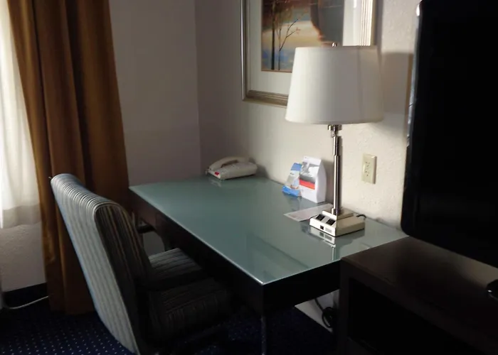 Holiday Inn Express & Suites New Buffalo, Mi By Ihg