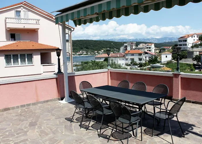 Apartments And Rooms By The Sea Supetarska Draga - Donja, Rab - 5033