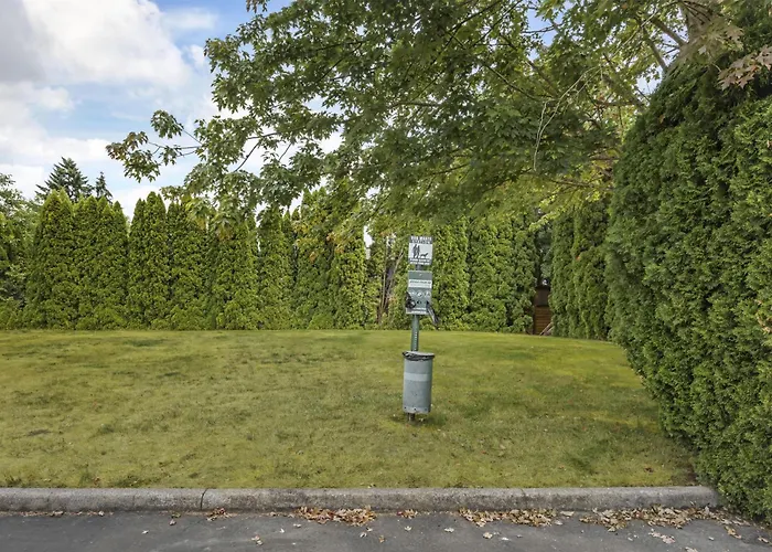 Newberg Hotels