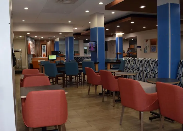 Holiday Inn Express & Suites Atlanta N - Woodstock By Ihg