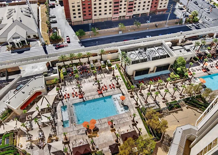 Stripviewsuites At Signature