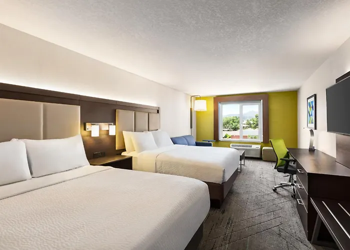 Holiday Inn Express & Suites - Redding By Ihg