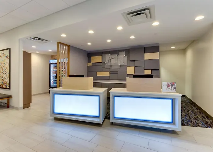 Clemmons Hotels