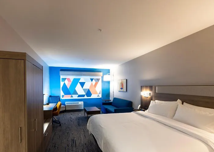 Holiday Inn Express & Suites - Harrisonburg University Area By Ihg