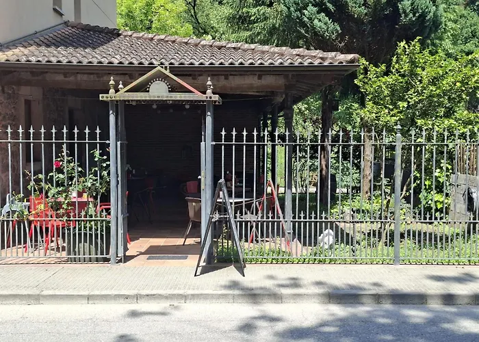 Hotel Restaurante Ribera Del Chicu