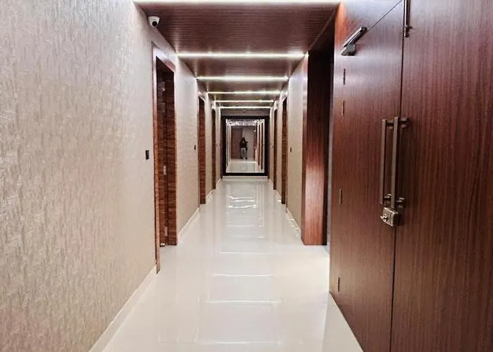 Hotel Lb & Sons