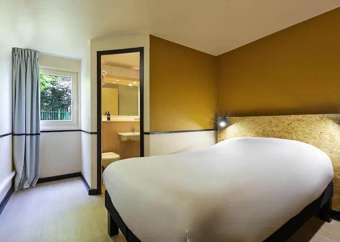 Villeneuve-la-Garenne Hotels